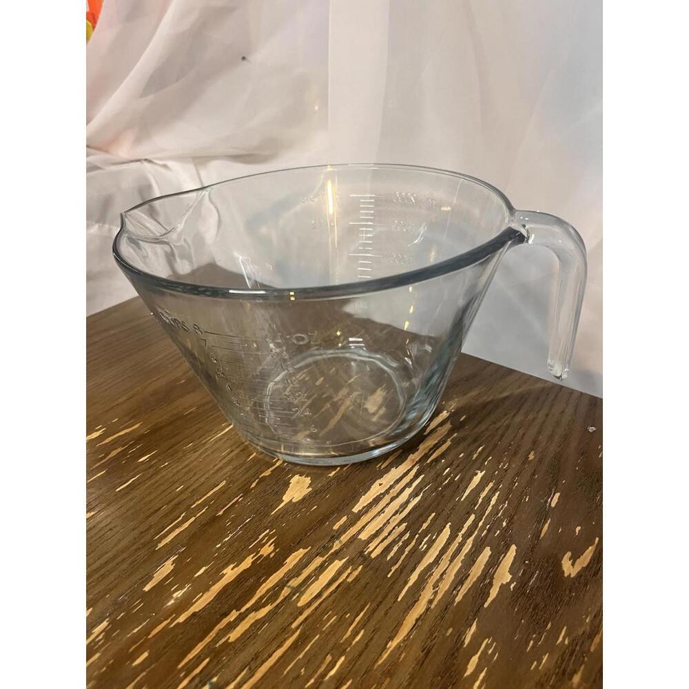 Pampered Chef Large Clear Glass Batter Pouring Measuring Bowl 2 QT 8 Cups Large